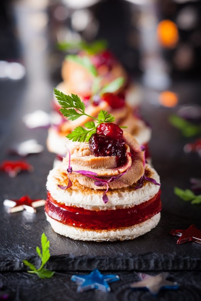 Absolutely-Delicious presents a close-up of foie gras, cranberry chutney and jelly. Looking oh so wonderful.