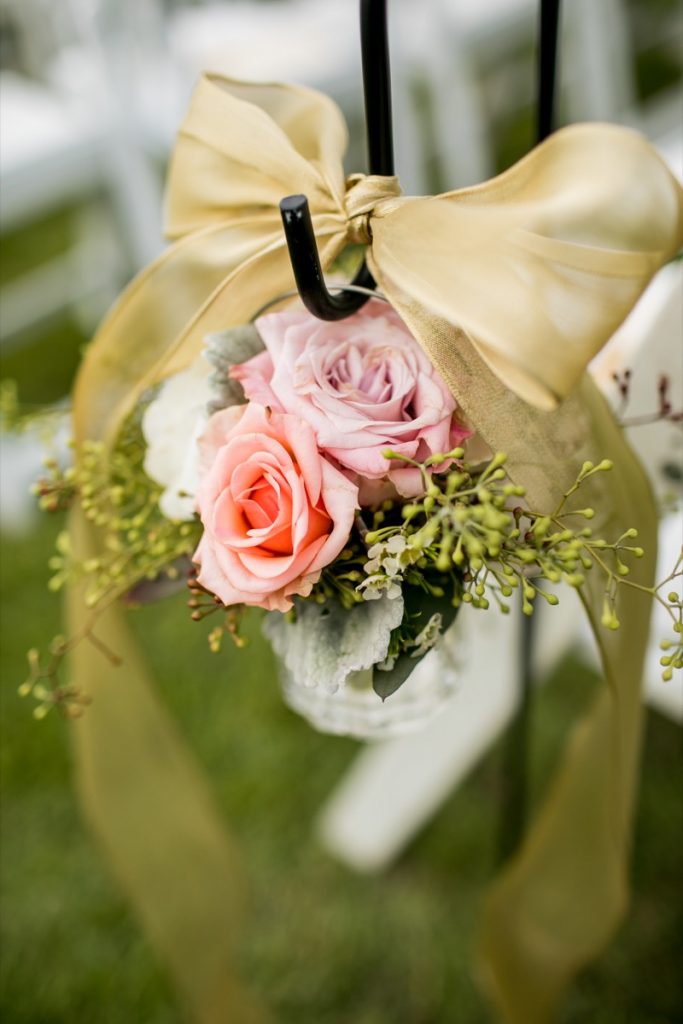 Wedding roses are the perfect way to dress up a ceremony especially at La Cantera Resort and Spa.