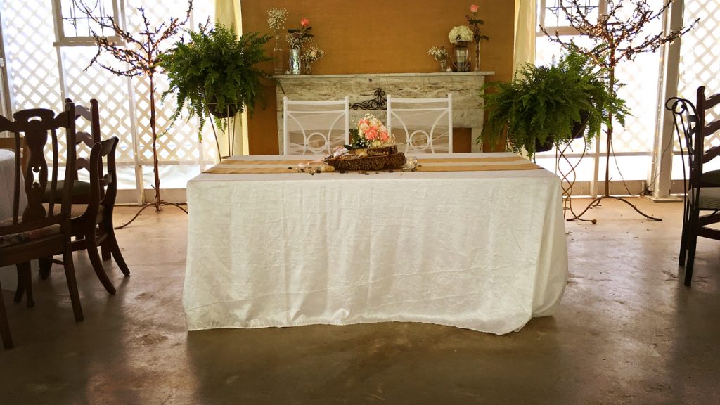 The Mr. and Mrs. table inside the Pavilion at La Escondida Celebration Center.