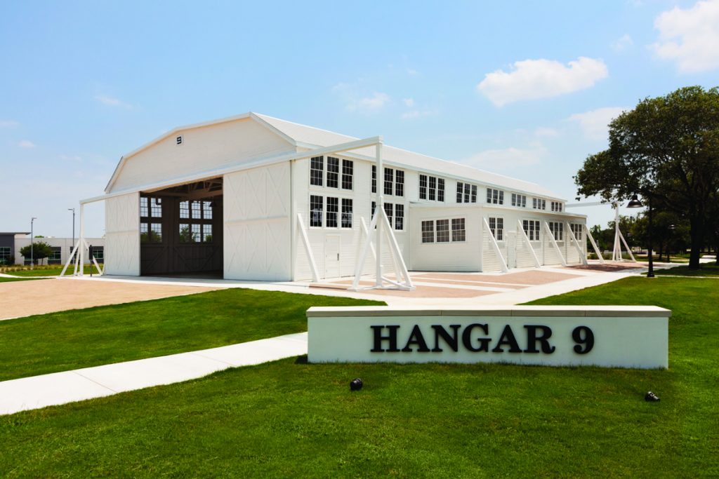 A nice photo of Hanger 9 for Embassy Suites by Hilton Brooks Hotel