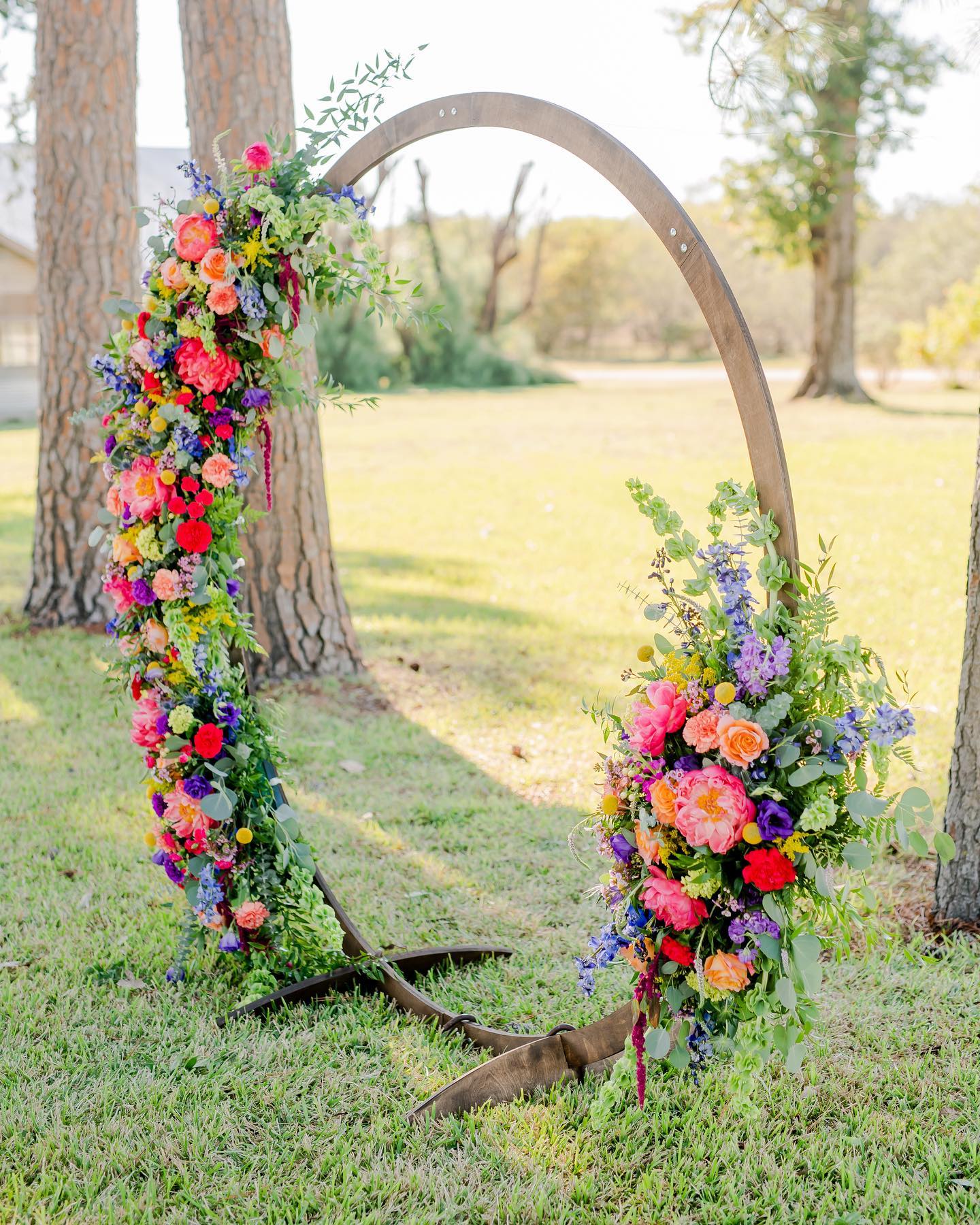 Lesley's Flowers-BridalBuzz-San Antonio Weddings- Strawberry Pines