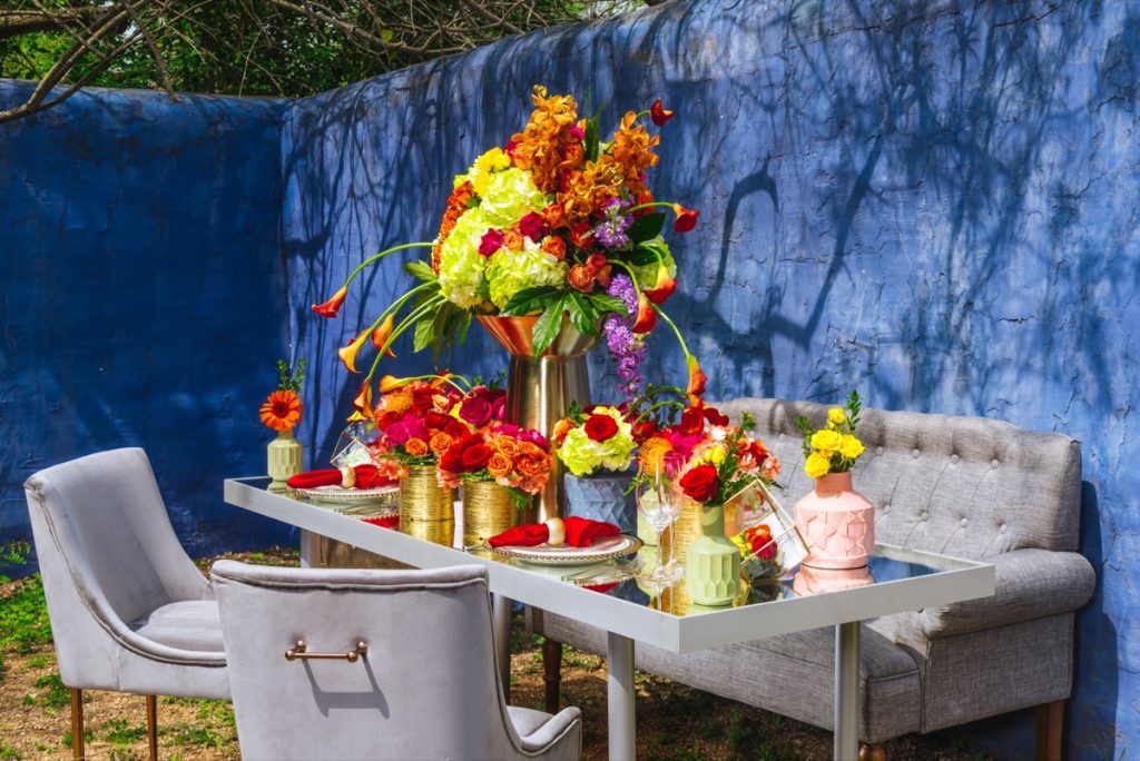 When you are outdoors, a Freesia Designs setting can do wonders for your event! The colors just glow under a sunny sky… especially the reds and oranges!