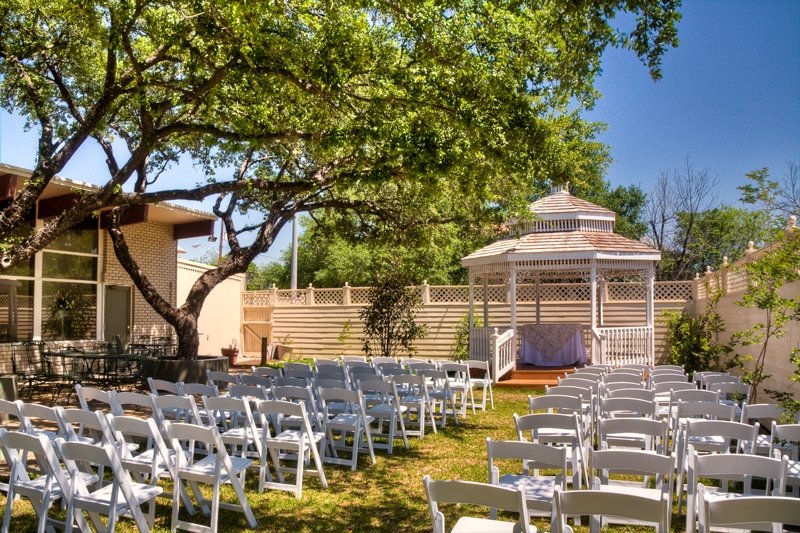 Magnolia Gardens on Main-BridalBuzz-San Antonio Weddings