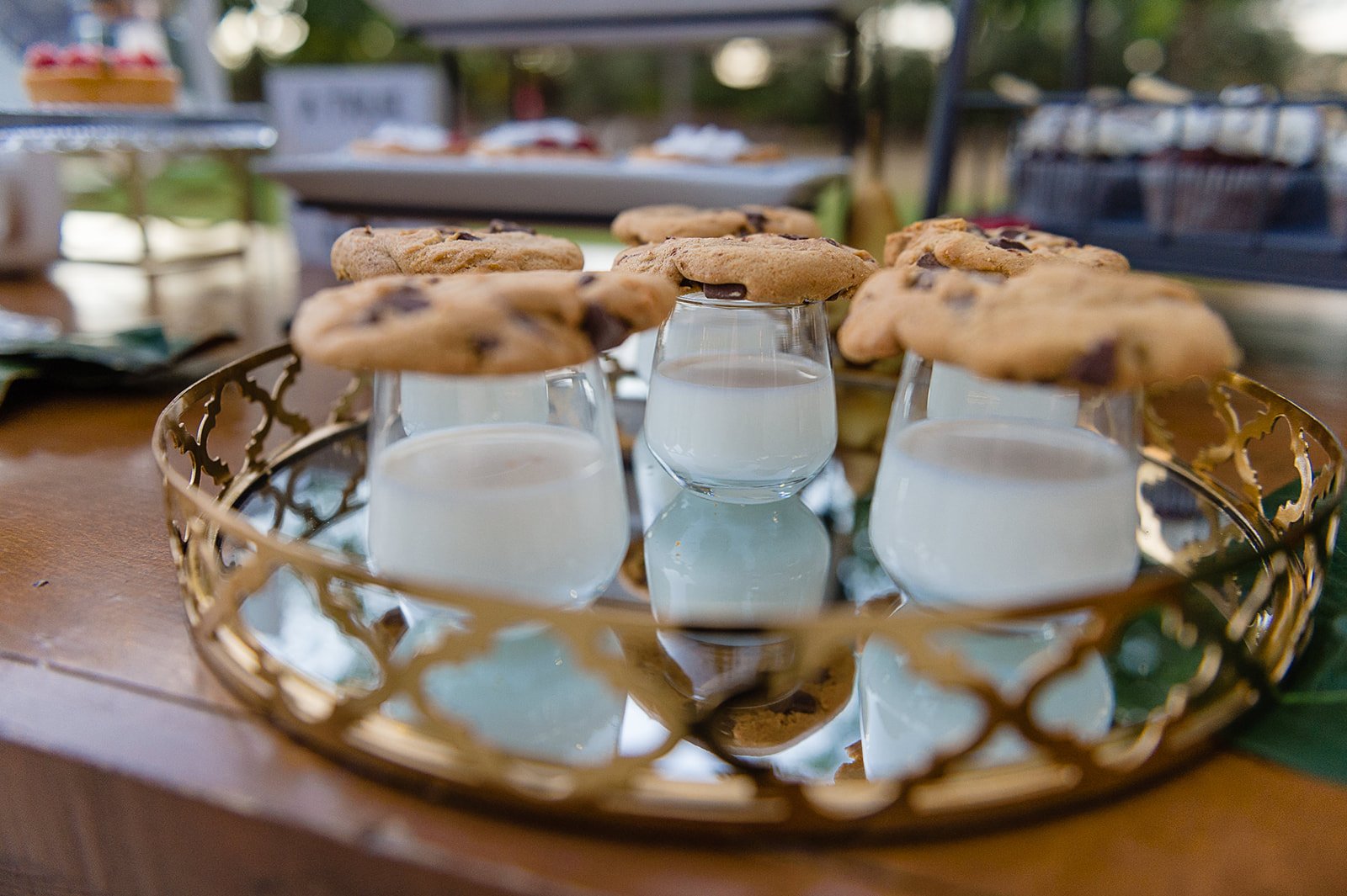 wedding milk and cookies