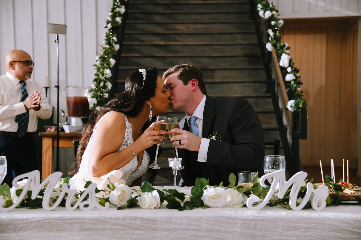 bridal babe blogger on San Antonio Weddings gets married in New Braunfels