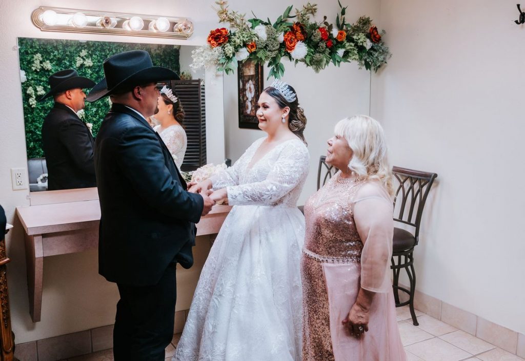 San Antonio Weddings couple photographed by Jersson Luna