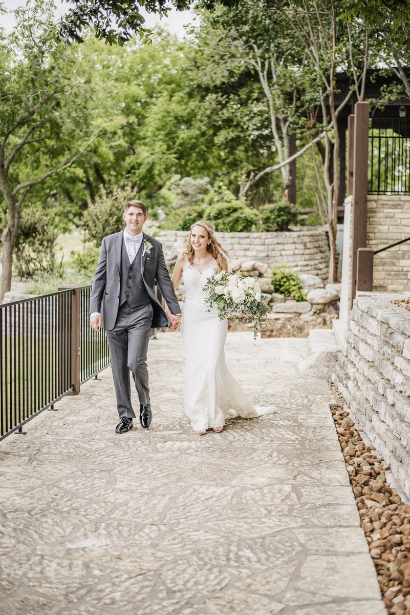 Texas Hill Country wedding at Sendera Springs in Kerrville, Texas