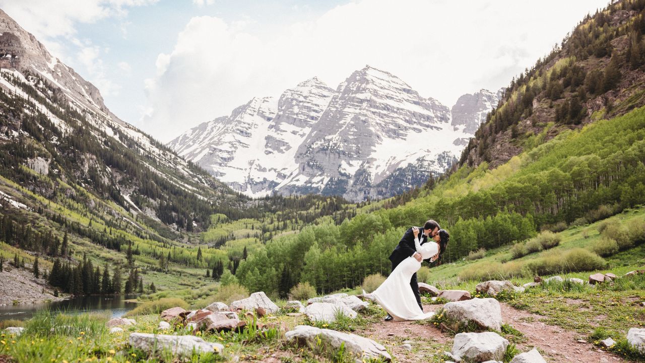 maroon bells wedding ceremony for the budget bride